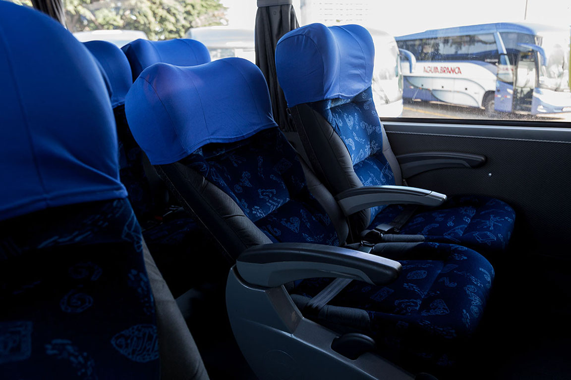 Imagem ilustrativa das poltronas de um dos ônibus da Águia Branca